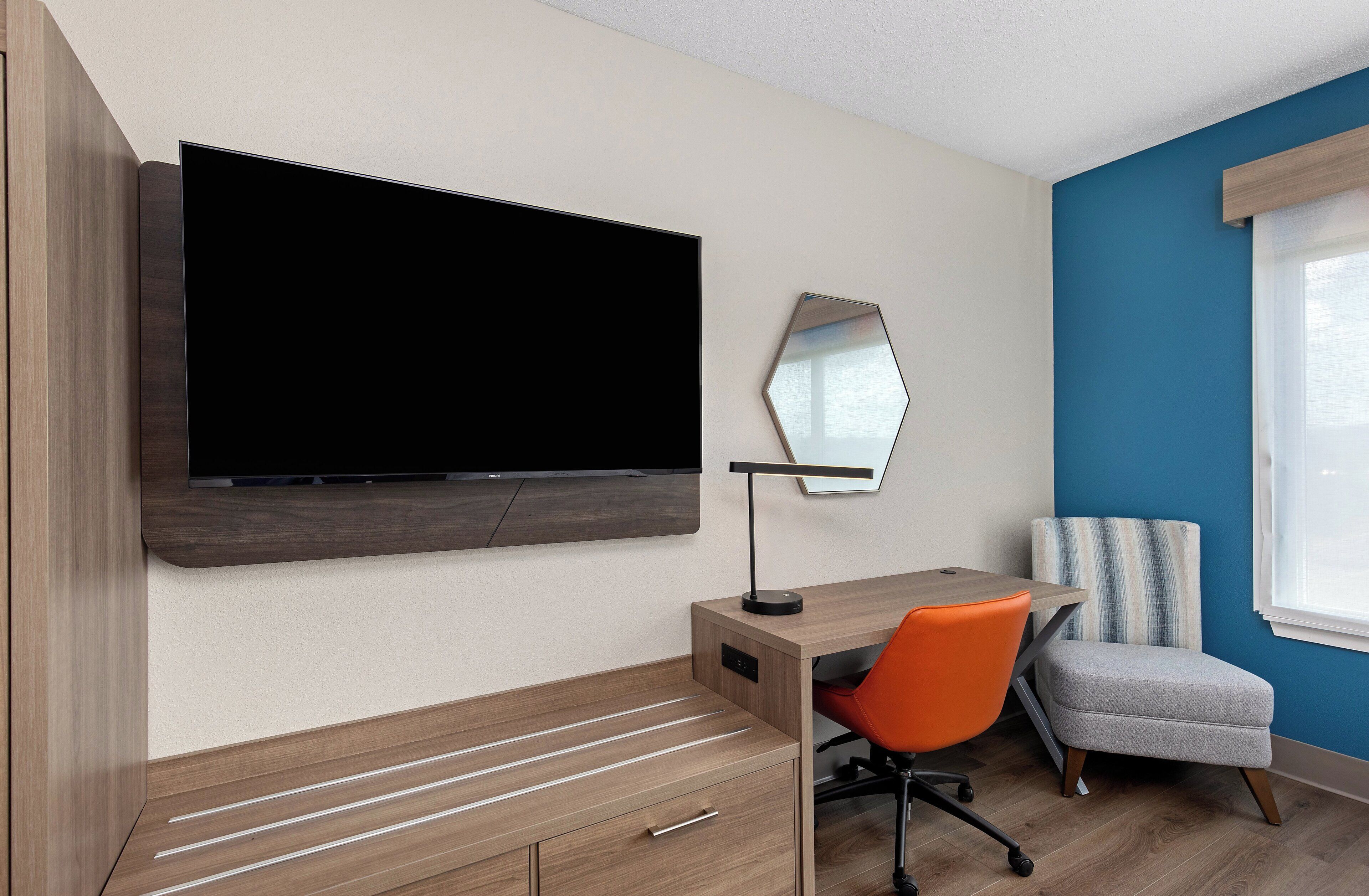 1 bedroom, individually decorated, individually furnished, desk