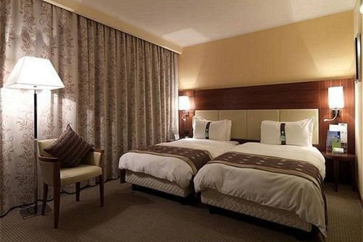 minibar, in-room safe, desk, soundproofing