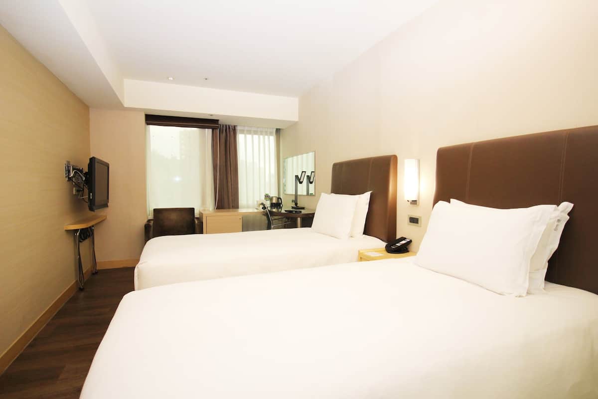 Couette en duvet d'oie, coffres-forts dans les chambres, bureau
