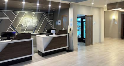 Holiday Inn Express Jourdanton - Pleasanton by IHG