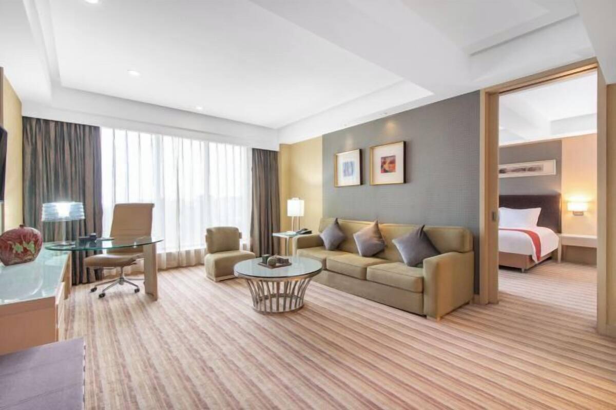 Living area | 42-inch LCD TV with satellite channels, TV