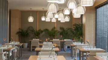 5 Restaurants; Frühstück, Mittagessen und Abendessen werden serviert