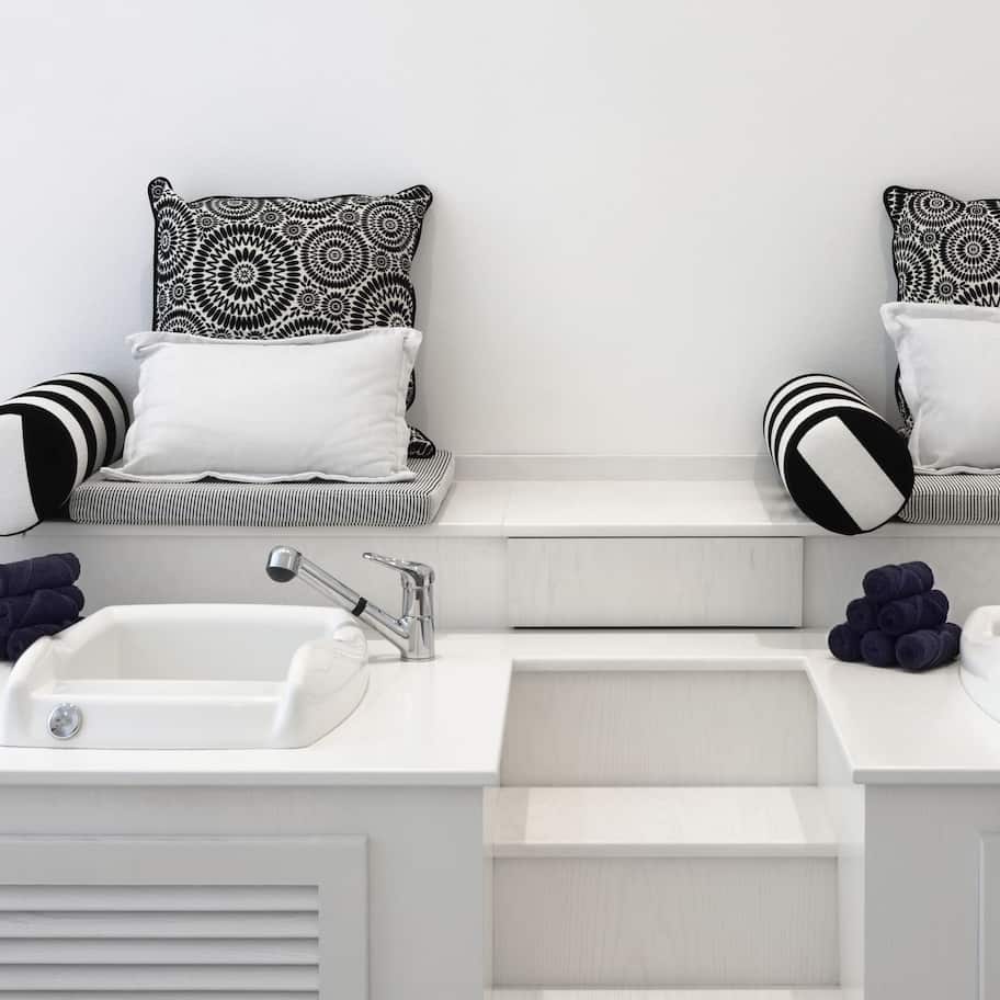 Couples treatment rooms, sauna, hot tub, Turkish bath, body treatments
