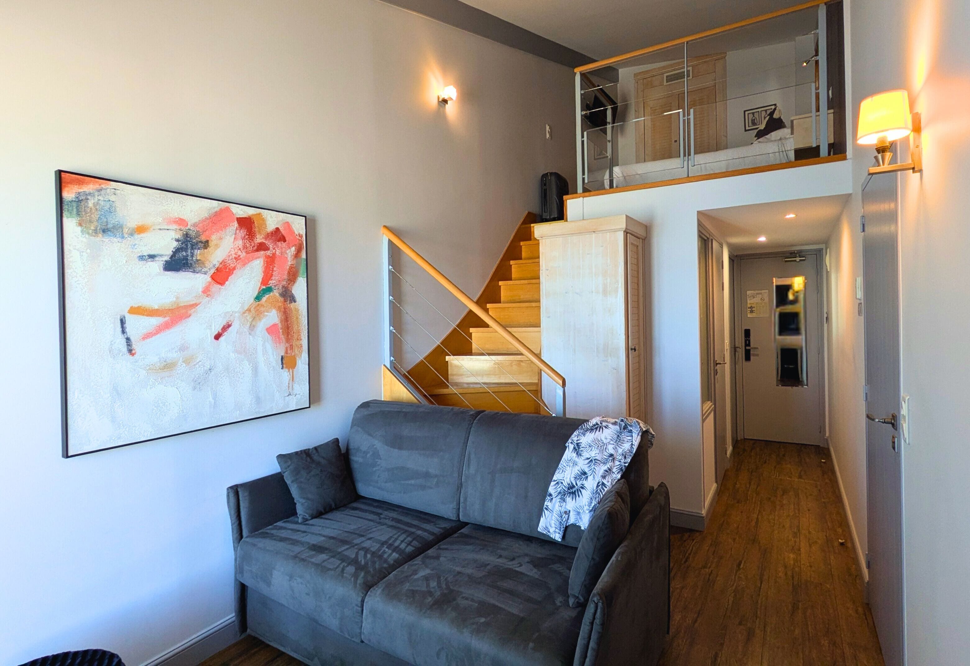 客房 | 客房内保险箱、特色装修、特色家居、办公桌