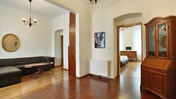 Perhesviitti, useita makuuhuoneita | Oleskelualue | LCD-televisio