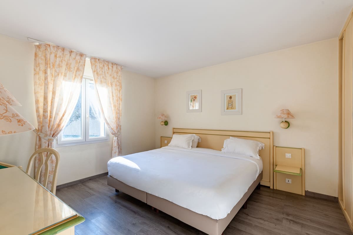 1 bedroom, premium bedding, in-room safe, individually furnished