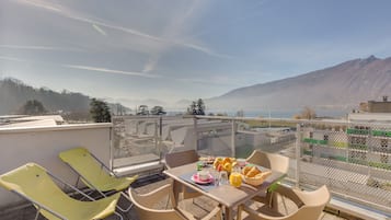 Estudio, vista al lago | Terraza o patio