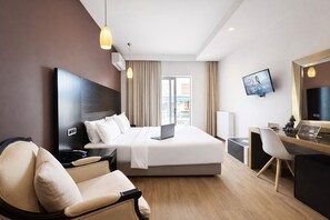 Deluxe Double Room | Memory foam beds, desk, blackout drapes, soundproofing - Areos Hotel (Athens)
