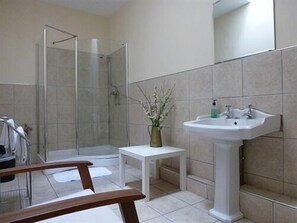 Camera doppia, bagno in camera | Bagno