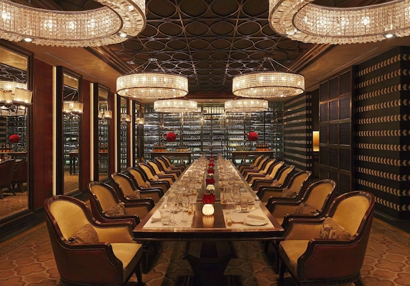 5 restaurants, breakfast, lunch, dinner served; Indian cuisine