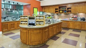 Desayuno a la carta todos los días (con cargo)