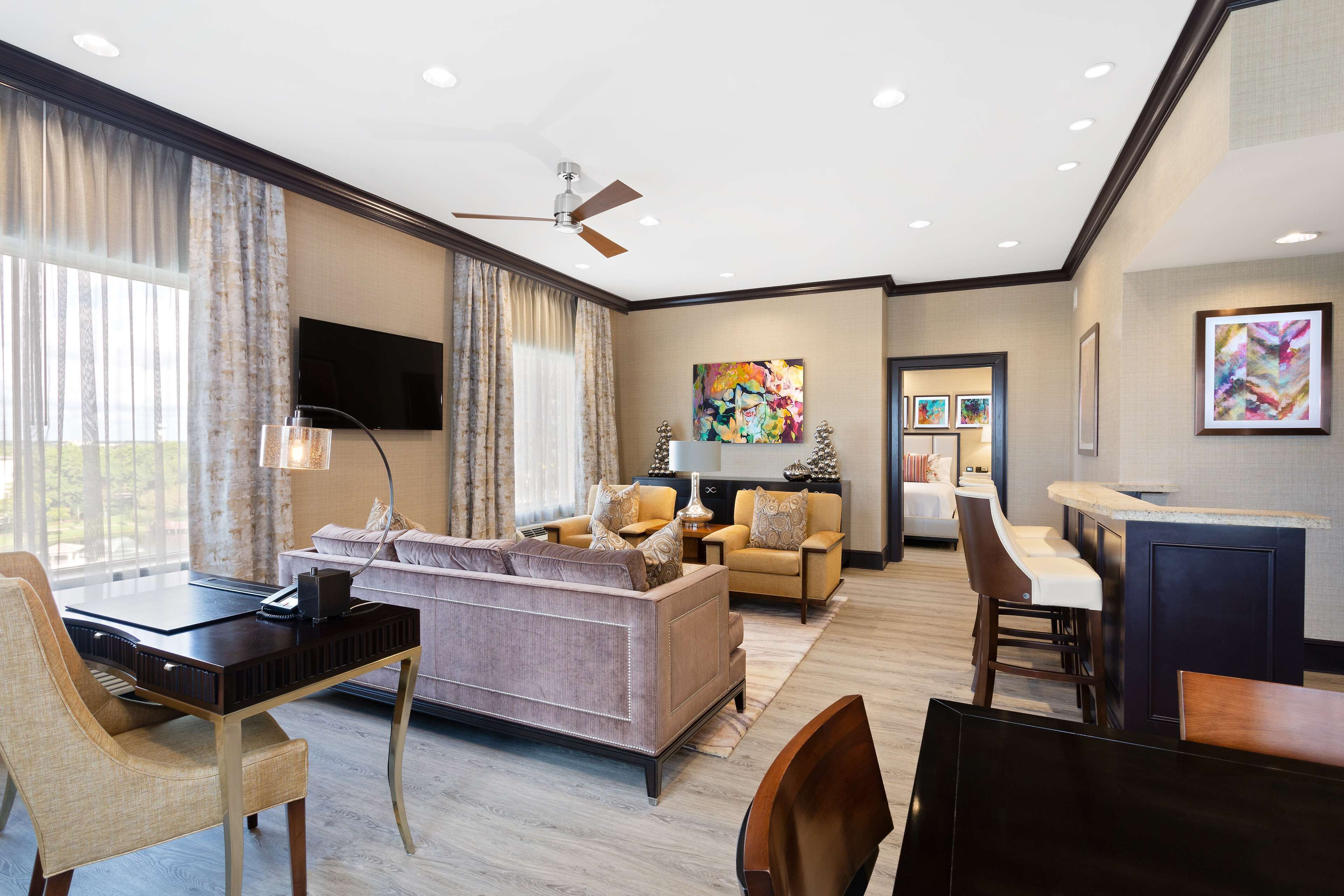 deluxe suite, one king bed | premium bedding, pillow-top beds, desk, blackout curtains