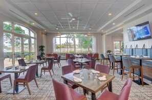 Breakfast and dinner served - Hilton Garden Inn Palm Beach Gardens (Palm Beach Gardens)