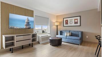 Premium bedding, in-room safe, individually furnished, desk