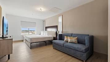 Premium bedding, in-room safe, individually furnished, desk