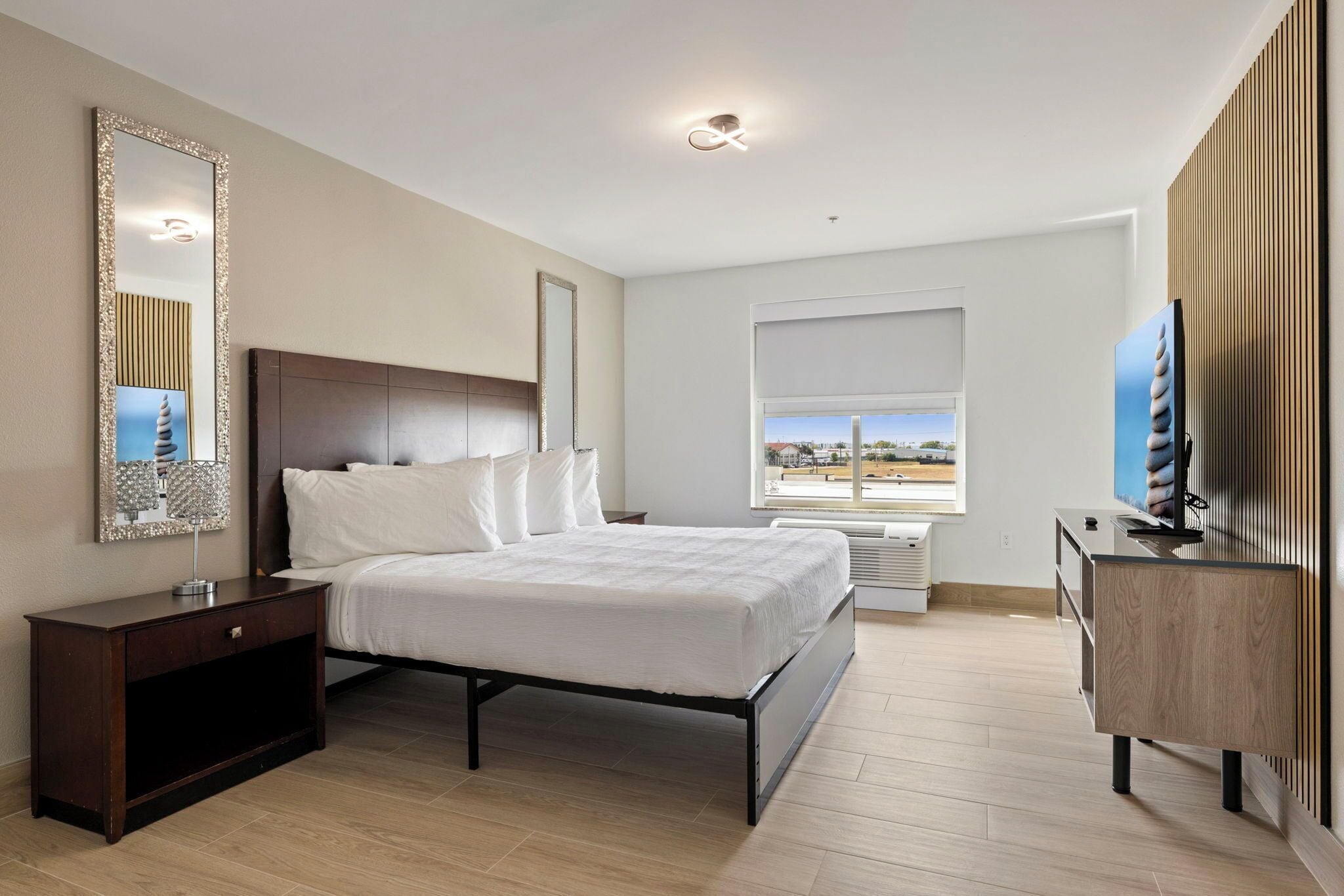 Premium bedding, in-room safe, individually furnished, desk