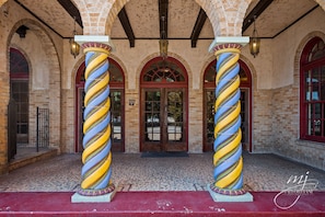 المنشأة من الخارج