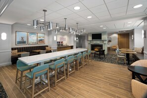 Lobby sitting area - Hampton Inn Murrells Inlet/Myrtle Beach Area (Murrells Inlet)