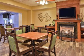 Lobby - Hampton Inn Harrisonburg - South (Harrisonburg)