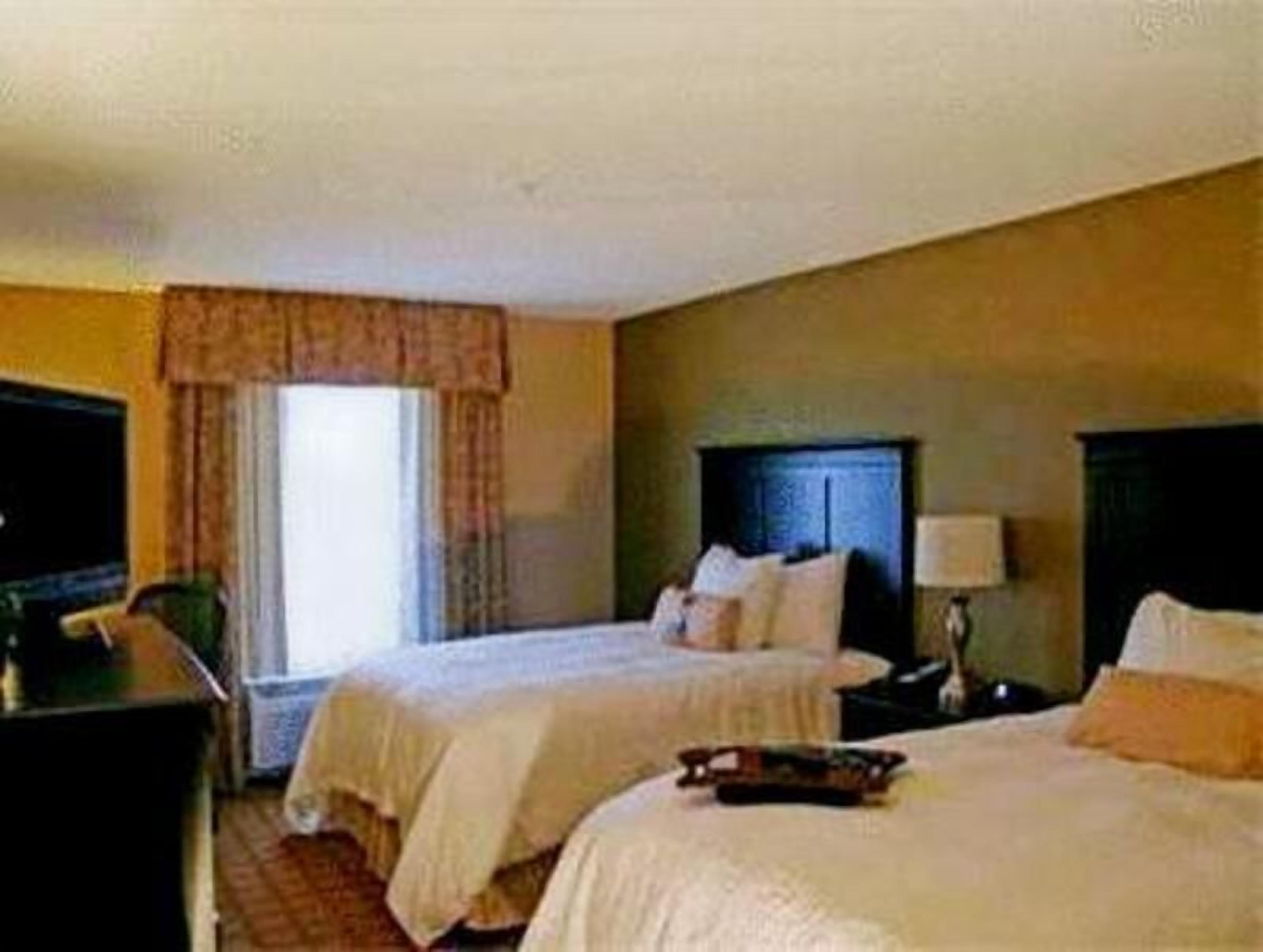 Premium bedding, in-room safe, blackout drapes, iron/ironing board