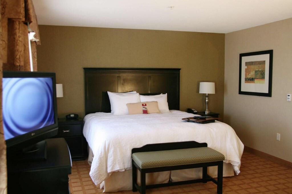 Premium bedding, in-room safe, blackout drapes, iron/ironing board