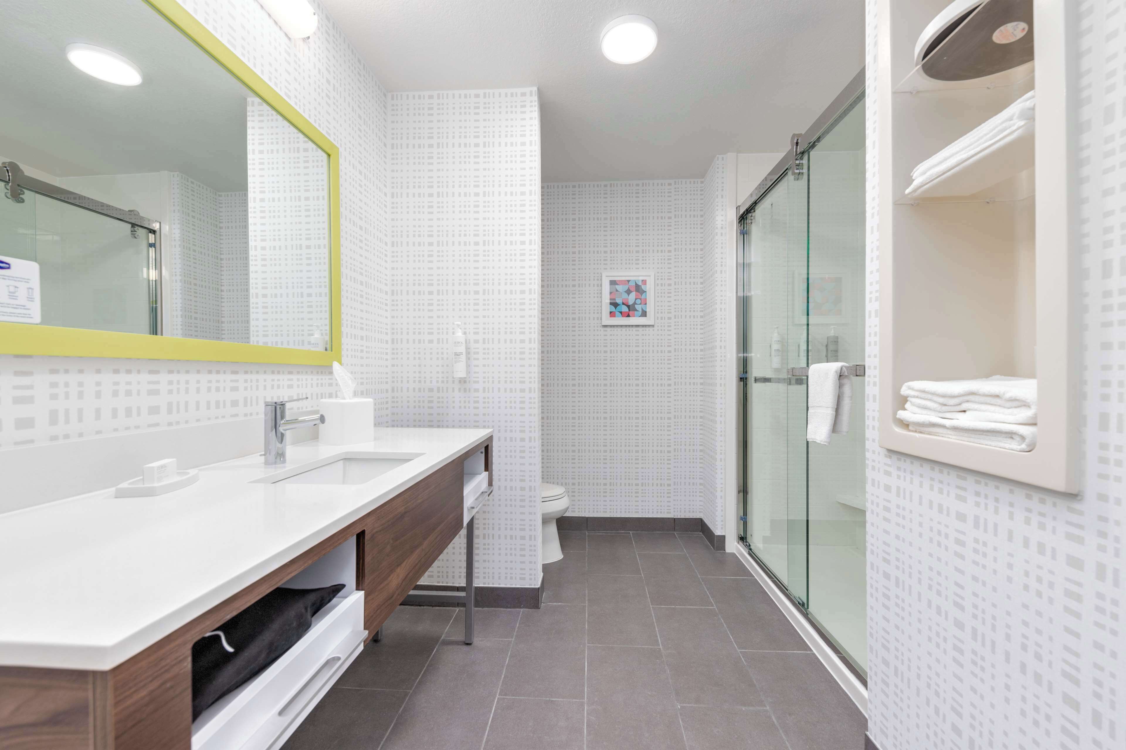 in-room safe, desk, laptop workspace, blackout curtains