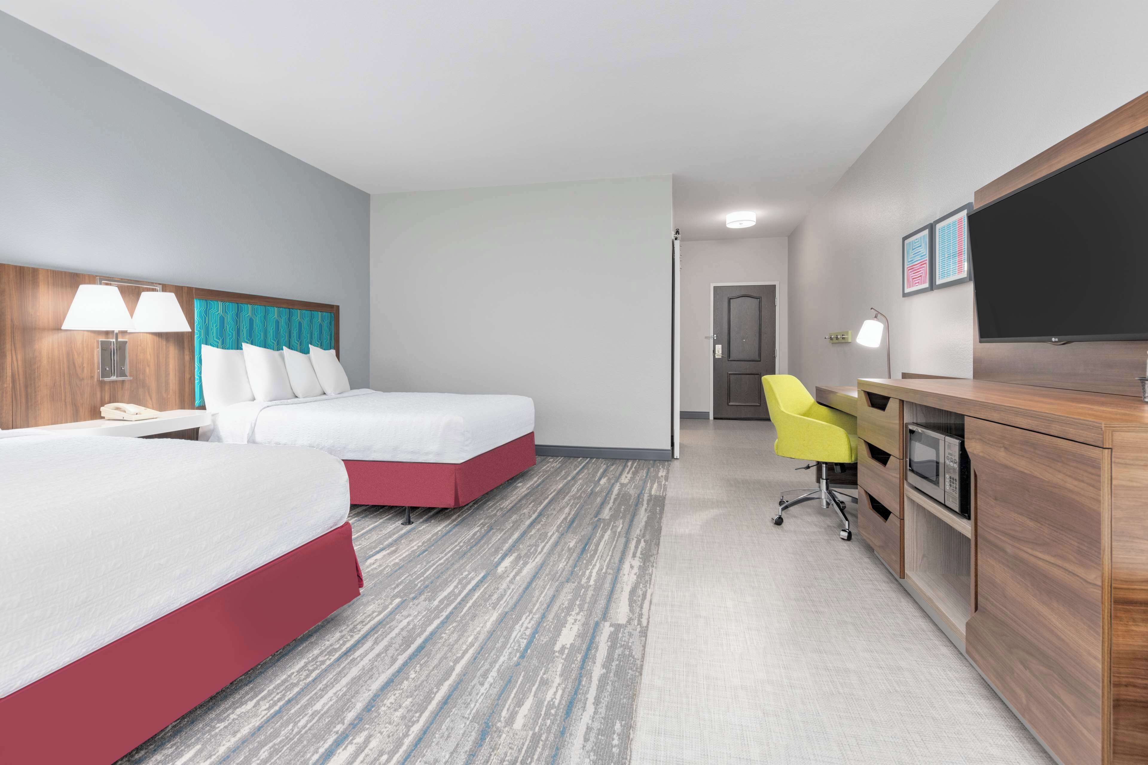 in-room safe, desk, laptop workspace, blackout curtains