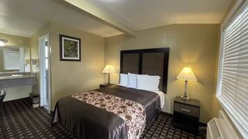 Escritorio, wifi gratis y ropa de cama