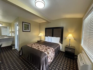 標準客房, 1 張加大雙人床, 非吸煙房 | 書桌、免費 Wi-Fi、床單