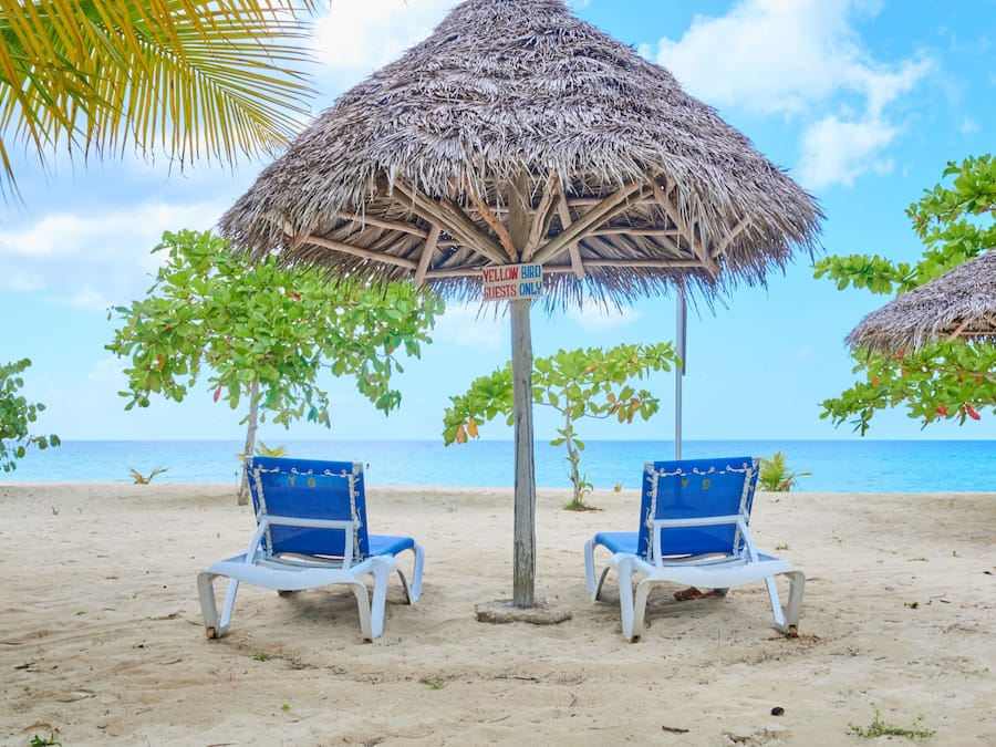 Privatstrand, weißer Sandstrand, Schnorcheln, Wasserski