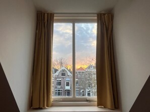 Comfort Triple Room, Multiple Beds | City view - Hotel Light (Rotterdam)