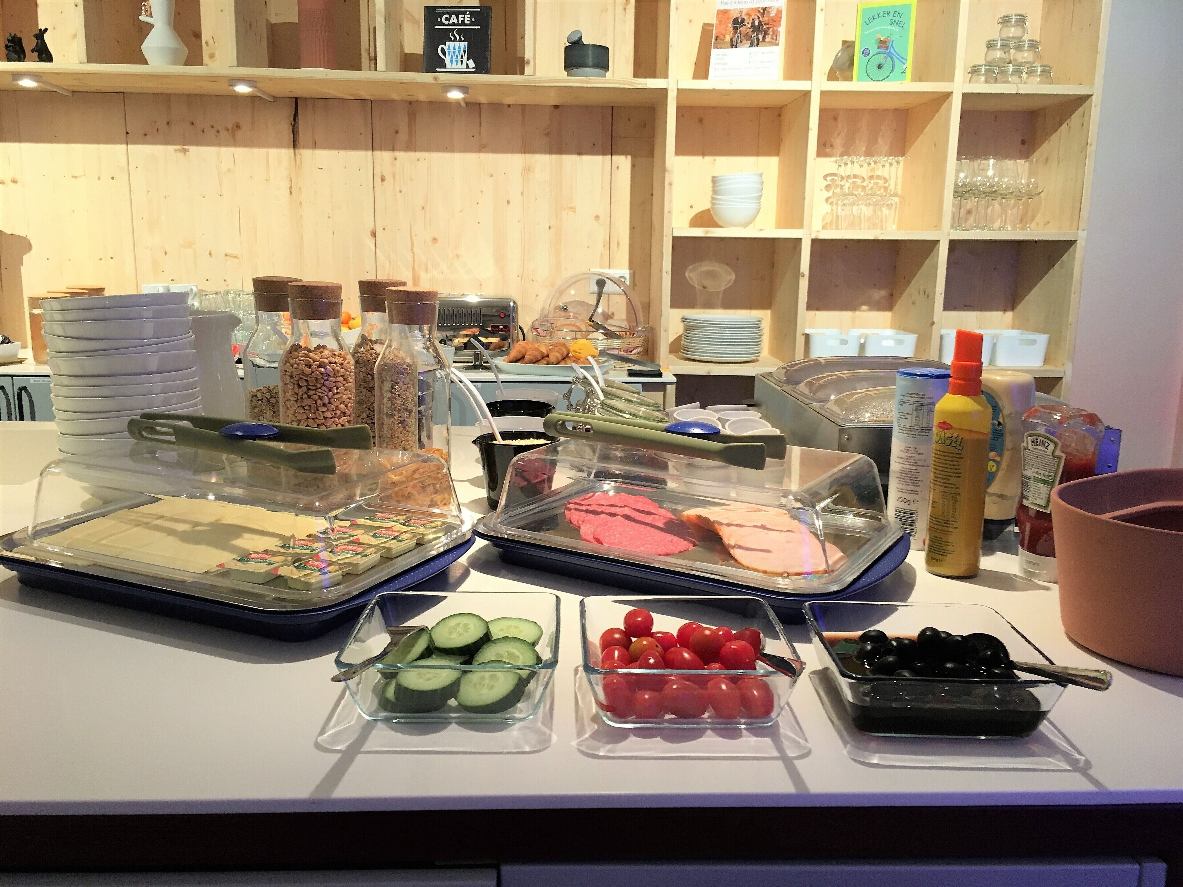 daily continental breakfast (eur 15 per person)