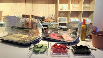 Café da manhã continental diário (EUR 15 por pessoa)