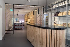 منصة إجراءات تسجيل الوصول/المغادرة