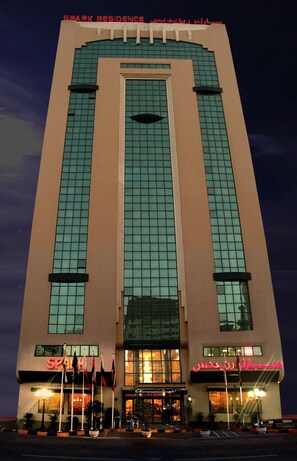 Façade de l’hébergement - soirée/nuit