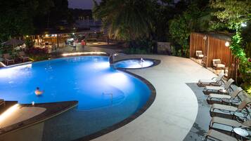 Outdoor pool, pool loungers