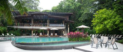Outdoor pool, sun loungers