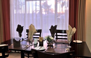 Tägliches englisches Frühstück (170 BWP pro Person)