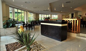 Restaurant - Cresta Lodge Gaborone (Gaborone)