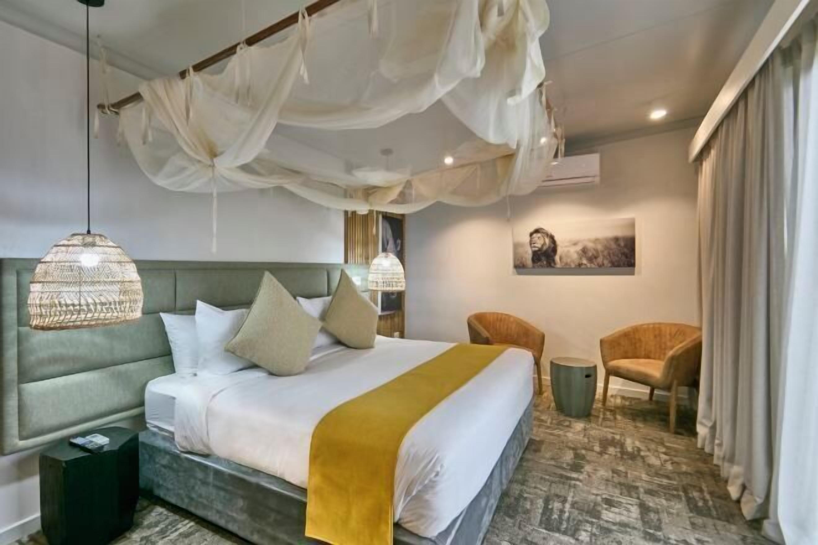 Select Comfort beds, in-room safe, desk, iron/ironing board