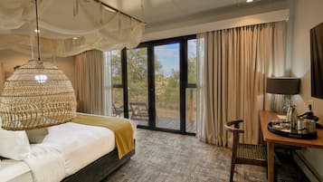 Standard Room, 1 Double Bed | Select Comfort beds, in-room safe, desk, iron/ironing board