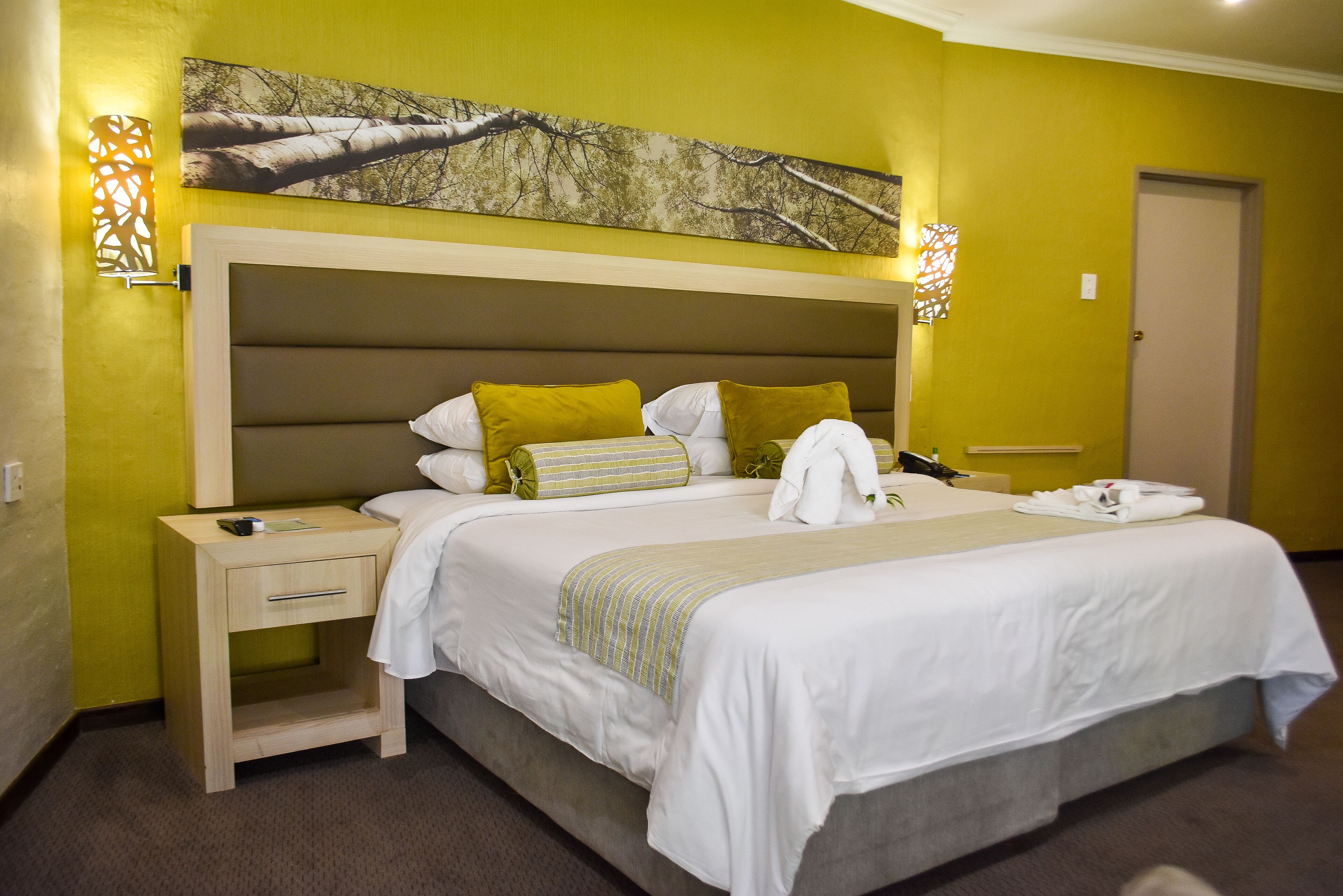 select comfort beds, in-room safe, desk, iron/ironing board