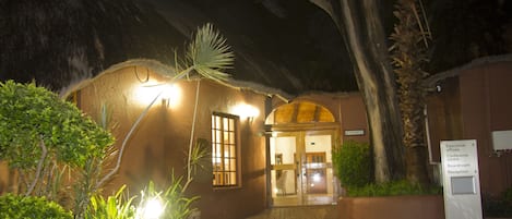 Pintu masuk hartanah
