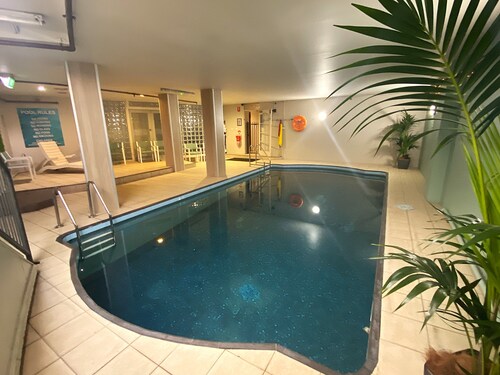 Adelaide Royal Coach