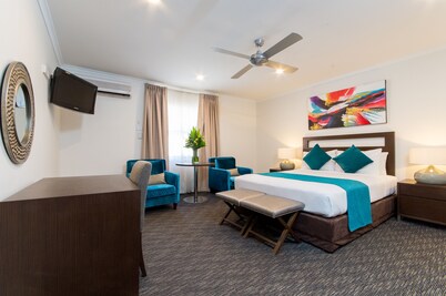 Adelaide Royal Coach