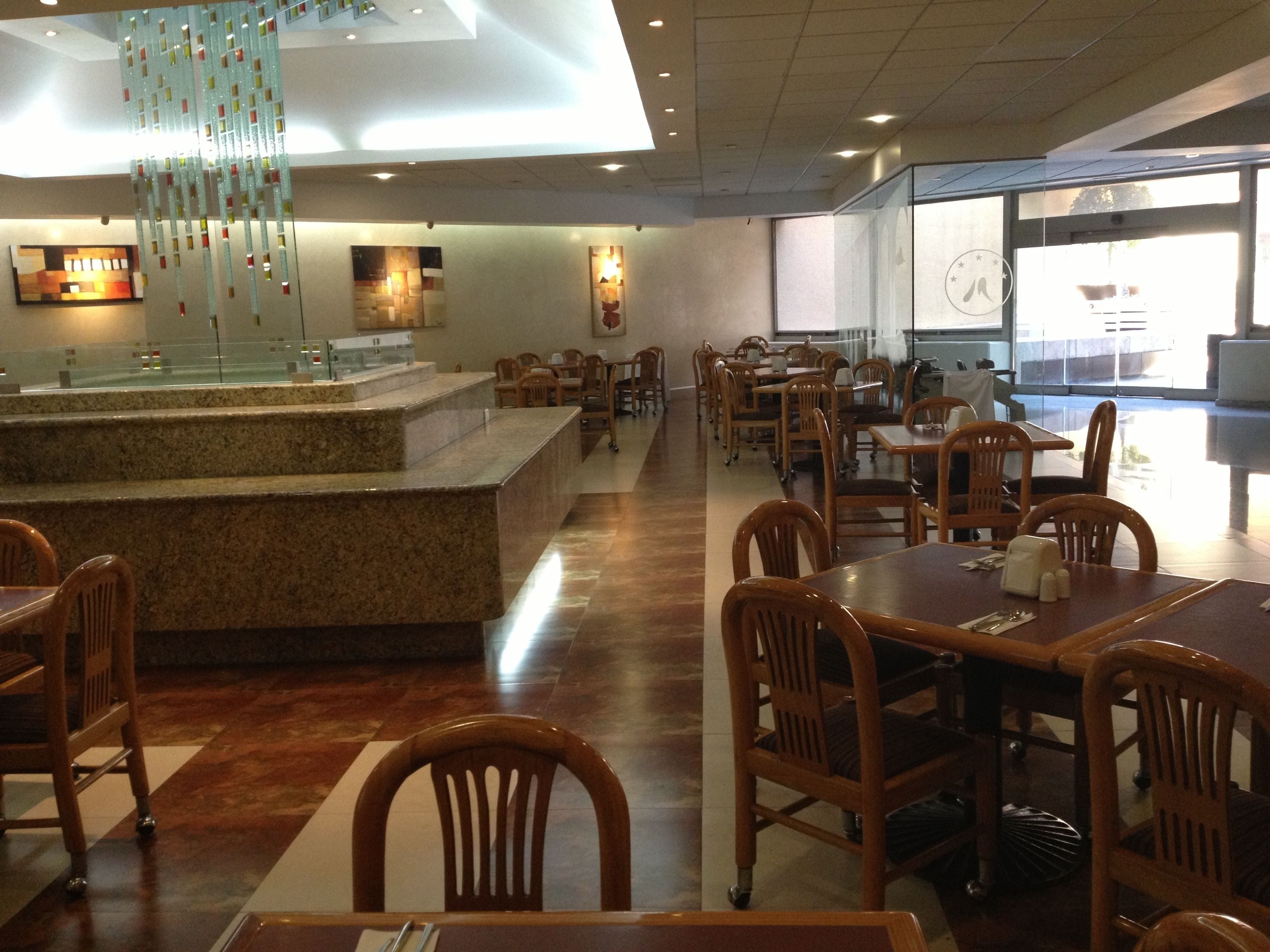 breakfast, lunch, dinner served; international cuisine