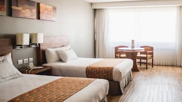 Standard dubbelrum - 2 dubbelsängar - eget badrum | 1 sovrum och sängtillbehör av högsta kvalitet