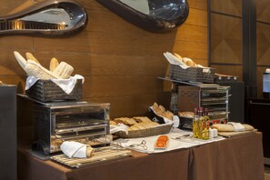 Daily buffet breakfast for a fee - Hotel AC Baqueira Ski Resort, Autograph Collection (Naut Aran)