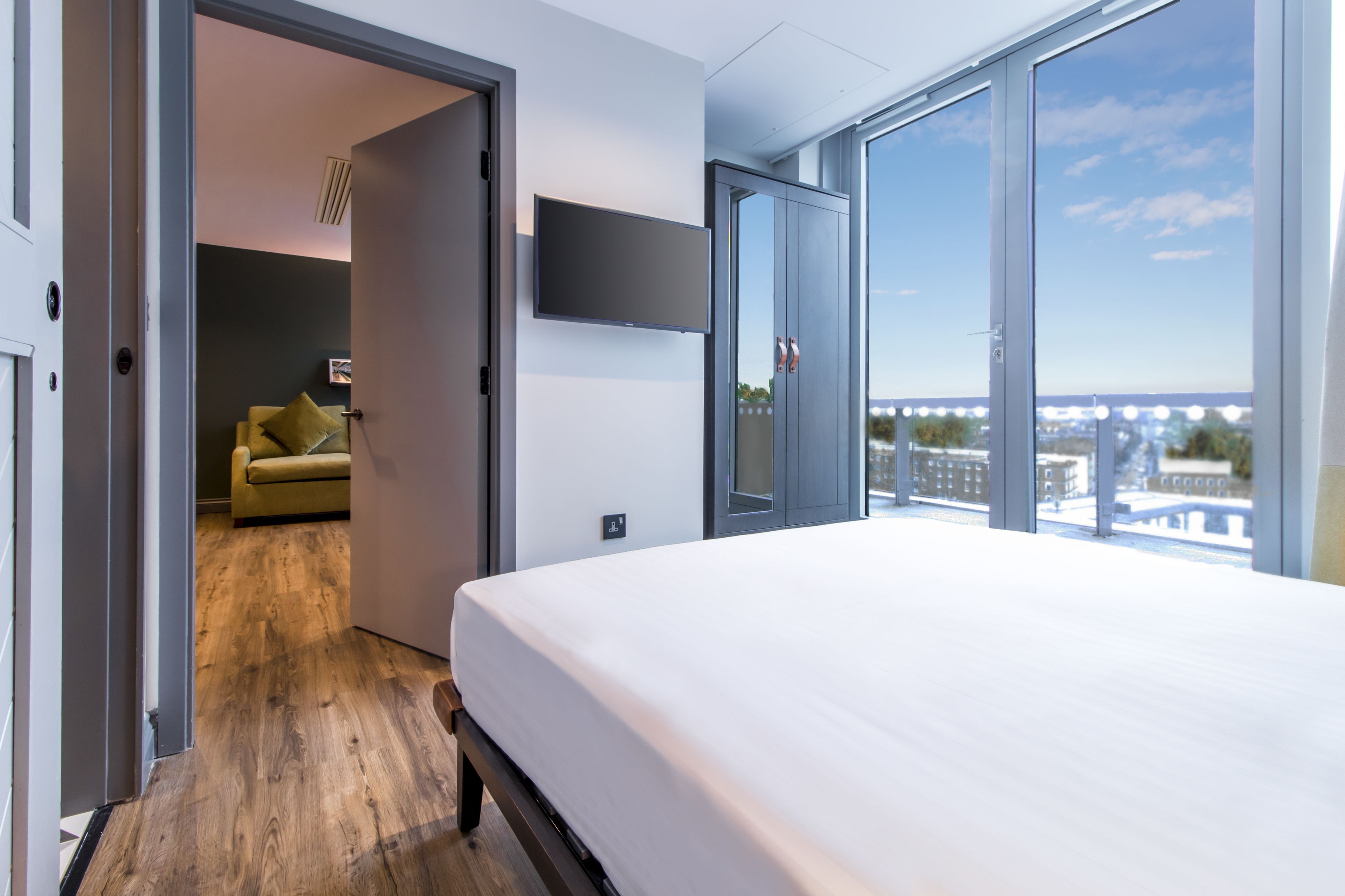 Premium Suite, 1 Double Bed (View) | Pillow-top beds, in-room safe, desk, iron/ironing board