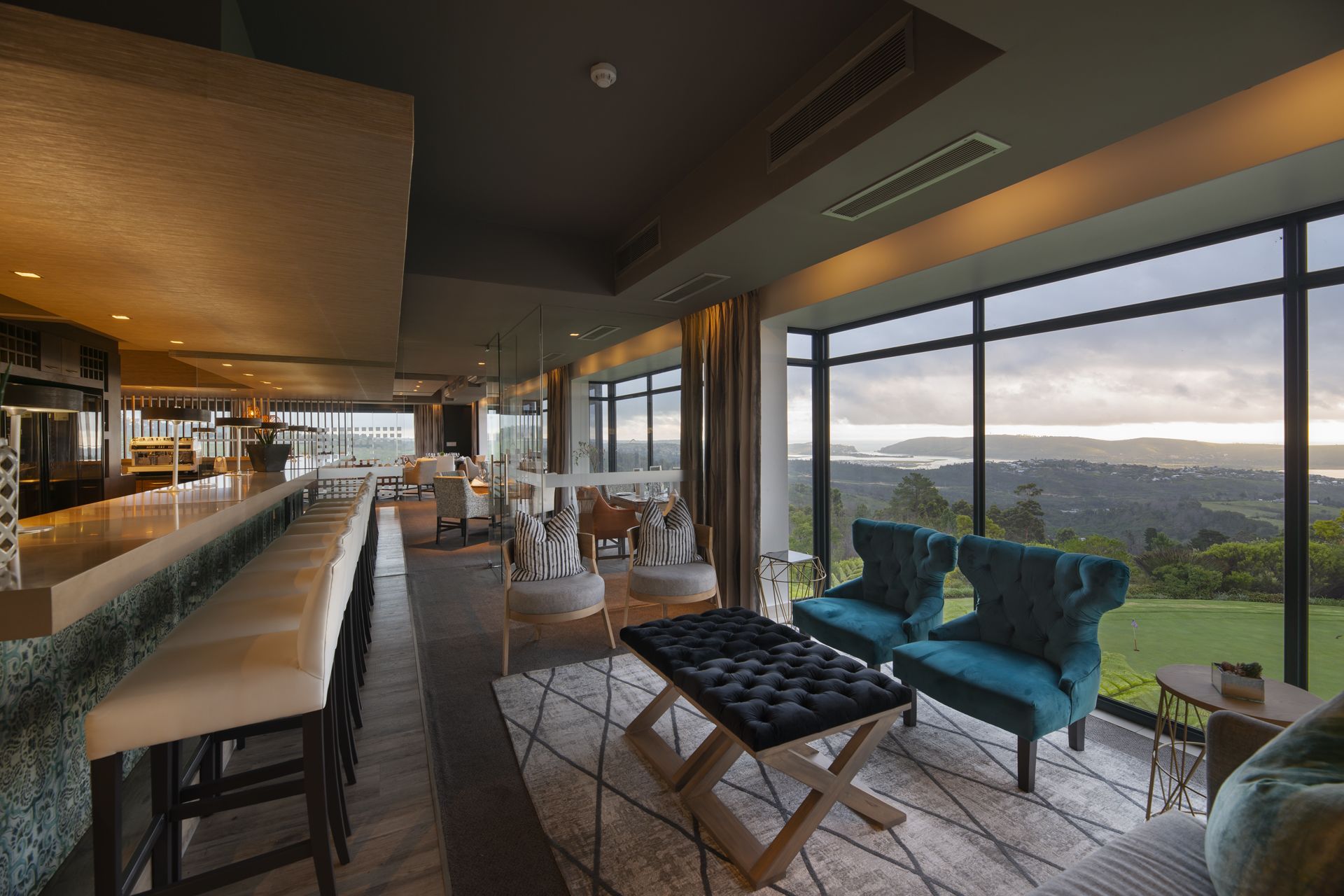 Breakfast and dinner served